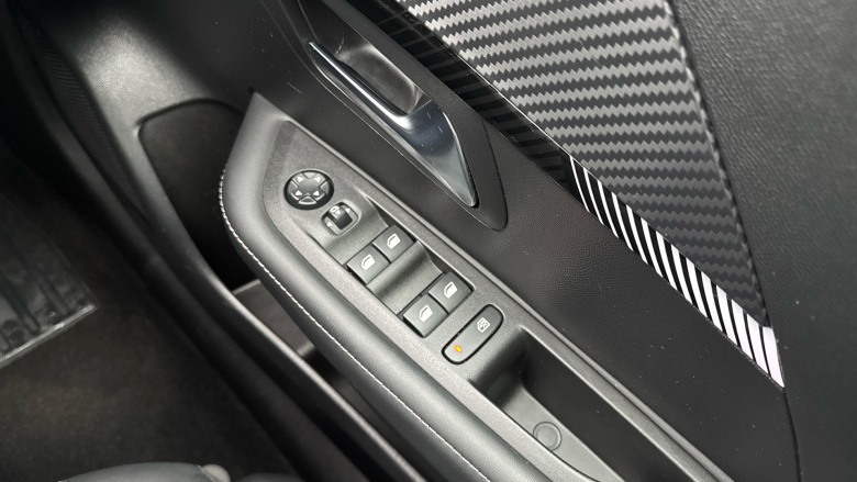 Peugeot 208 1.2 PureTech 100 Allure 5dr Petrol Hatchback